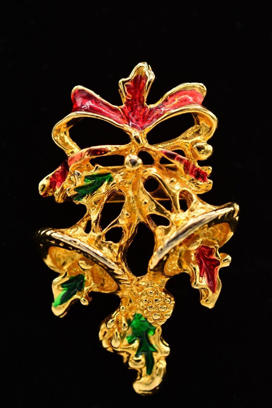 Vintage Christmas Bells Pin Brooch Red Green Enamel Gold Holiday BinAQ